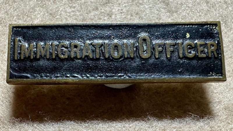 Rhodesian CUSTOMS AND IMMIGRATION - BREAST BADGES BRASS IMMIGRATION OFFICER - BLACK