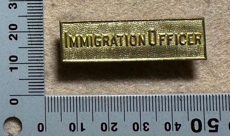 Rhodesian CUSTOMS AND IMMIGRATION - BREAST BADGES BRASS IMMIGRATION OFFICER - GOLD