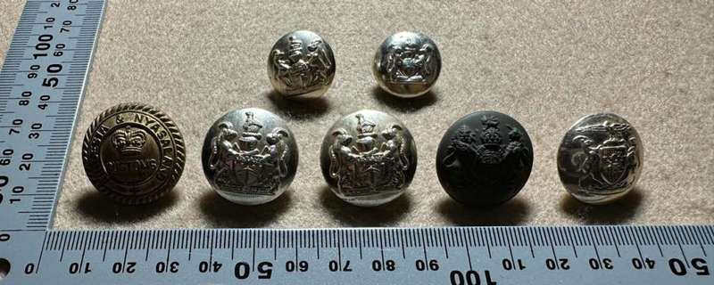 Rhodesian CUSTOMS AND IMMIGRATION - VARIED BRASS BUTTONS ,FIRMIN, T&M, BL