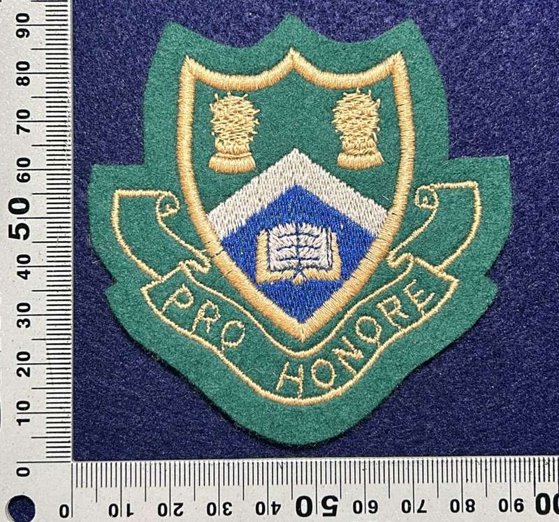 Rhodesian School Badge - CHAPLIN - MOTTO - PRO HONORE