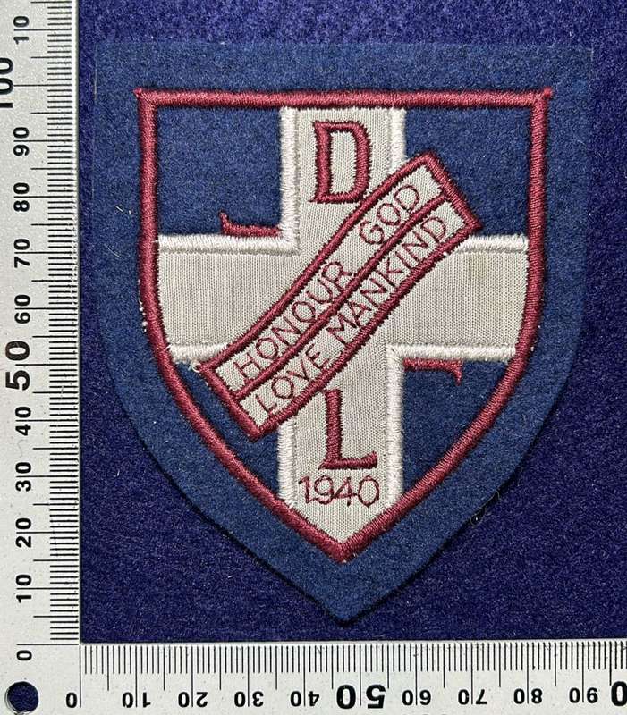 Rhodesian School Badge - DL 1940 - MOTTO - HONOUR GOD LOVE MANKIND