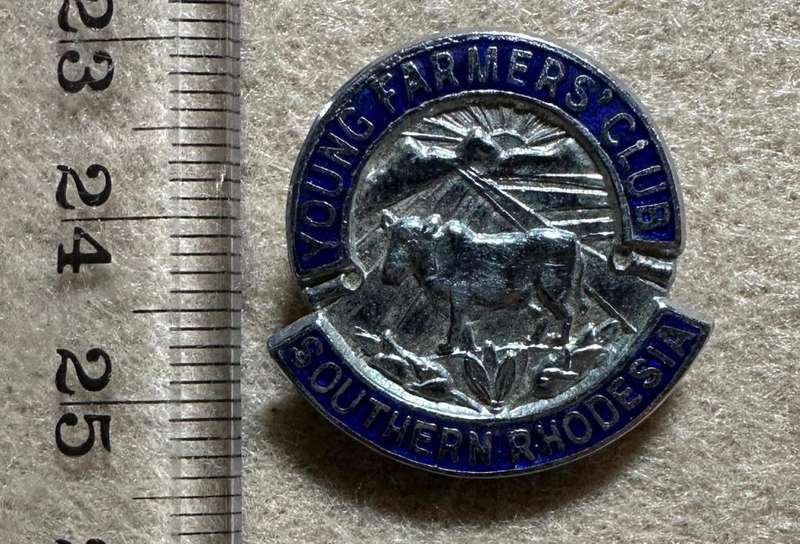 SOUTHERN RHODESIA - YOUNG FARMERS CLUB BADGE, by FATTORINI & SONS, BIRMINGHAM