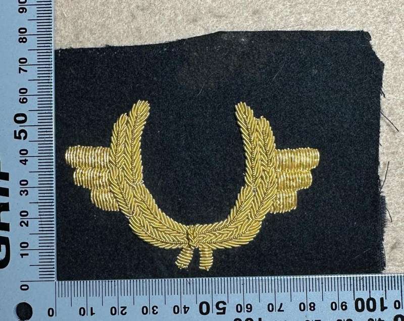 South African Civil Aviation - SAA CAPTAINS BADGE GOLD BULLION WREATH PIECE
