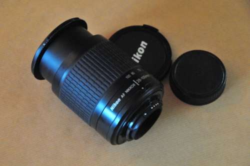 NIKON 28-100 ZOOM LENS IN EXCELLENT CONDITION