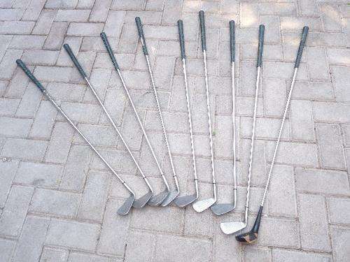 SET OF GOLF CLUBS MAKE WILSON REFLEX