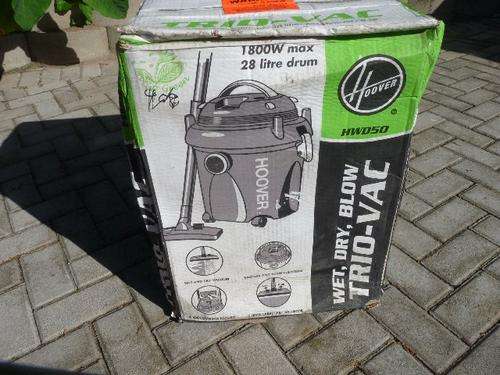 BRAND NEW  HOOVER WET AND DRY BLOW VACUM CLEANER IN THE BOX