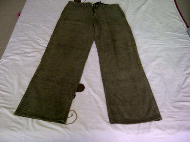 ***Green Mens Cordroy Levi's Pants/Jeans***