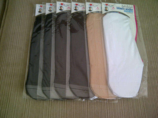 ***6 PACKS OF BRAND NEW SECRET SOCKS FOR LADIES/MEN*** GRAB A BARGAIN***