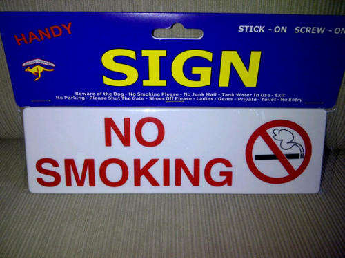 ***NO SMOKING sign*** Great for shops, bathroom doors or as a fun sign to have anywhere*** 19.8cm***