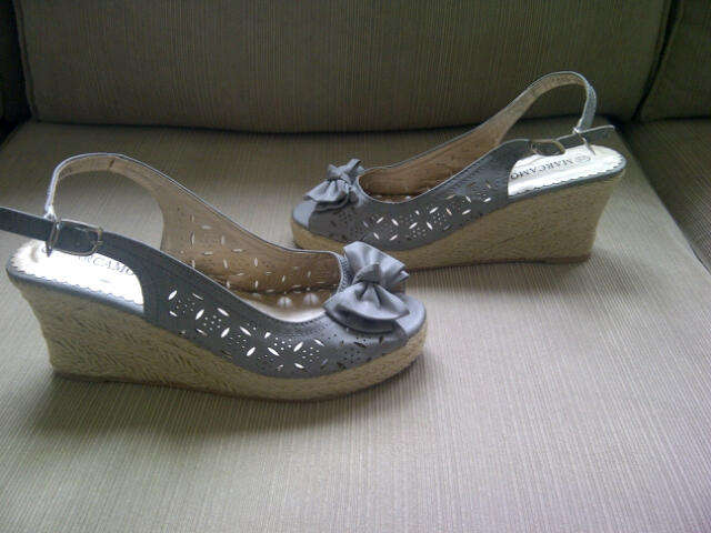 ***Cute & Funky Ladies Wedges***Leather Look** Size 6, 7 & 8 ONLY**Great with a Skinny Jeans***New**