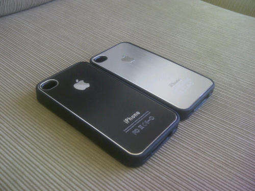*Slick iPhone 4 / 4s Covers (BRUSHED METAL BACK)***Black & Silver*** Brand New***
