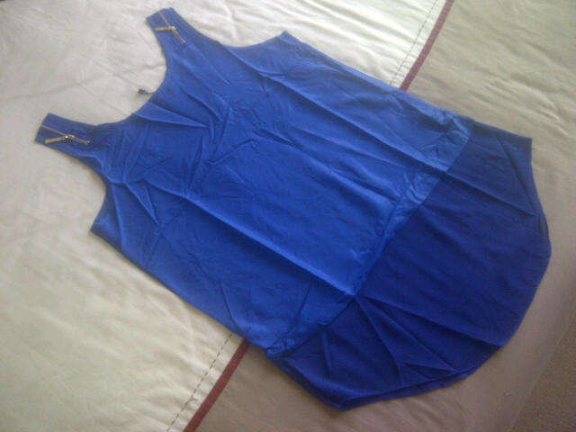***Cute & Funky Ladies Silky/Chiffon Style Blue Shirt***Great with a Skinny Jeans***BRAND NEW***