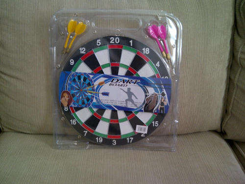 ***British Style Dartboard with 4 darts***19CM X 19CM***Brand New***