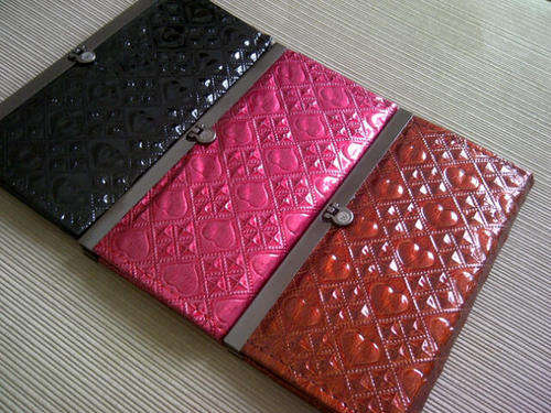 ***Beautiful Ladies Crocodile Skin Looking Purses with lots of compartments***Stunning***