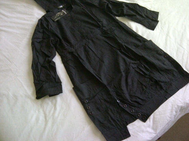 ***Black Funky Design Ladies Long Hooded Shirt**XL ONLY**BRAND NEW***Great Quality Item***