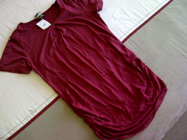 ***Cute Ladies Maroon Long Tshirt/Top***Great with a Tights***XXL ONLY***Brand New***