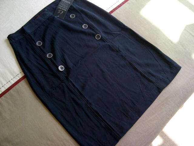 ***Stunning Ladies Navy Blue Formal Skirt***32, 34 ONLY***Beautiful Design***Brand New***