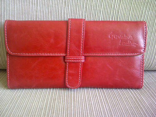 ***Cute & Funky Ladies Genuine Leather Purse/Wallet***RED***BRAND NEW***