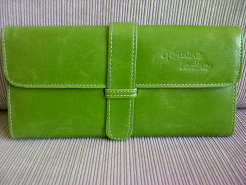 ***Cute & Funky Ladies Genuine Leather Purse/Wallet***GREEN***BRAND NEW***