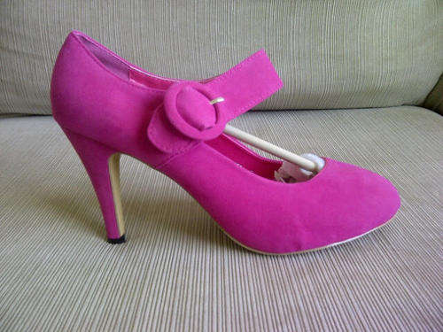 ***Stunning Ladies Pink Suede Like High Heels with great design**Size 7 ONLY**BEAUTIFUL**