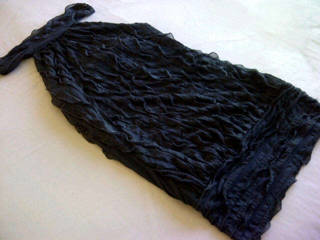 ***Stunning Ladies Ruffle Style Neckline Dark Grey Top with open back**XXL**BEAUTIFUL***