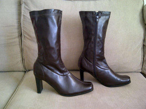 ***Beautiful Ladies Brown Leather Like Boots***Size 6 ONLY***BRAND NEW***