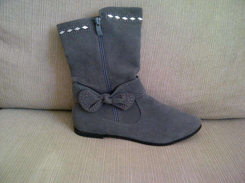 ***Cute & Funky Ladies Grey Boots with studded design***Size 4, 7 ONLY**BRAND NEW***