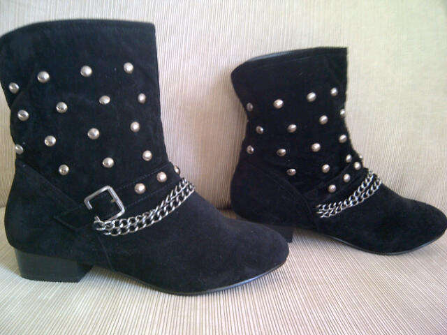 **Cute & Funky Ladies Cow Boy Style Ankle Type Boots**Studded design**Size 4, 5, 6, 7,8**BRAND NEW**