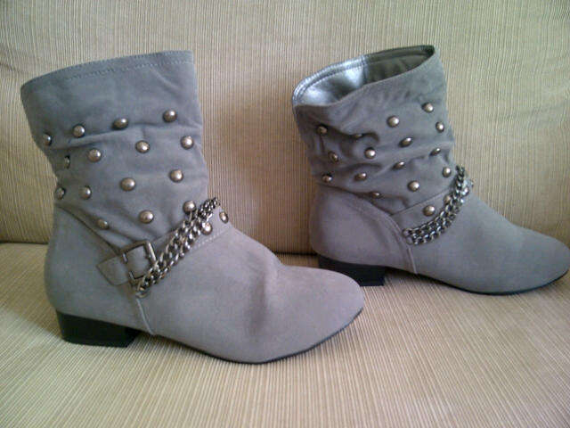 **Cute & Funky Ladies Cow Boy Style Ankle Type Boots**Studded design**Size 5, 7, 8**BRAND NEW**