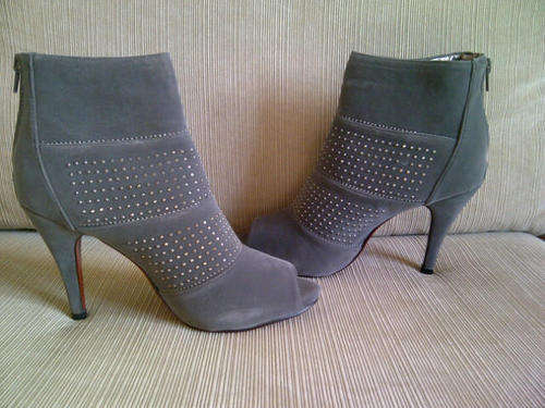 **Beautiful Ladies Grey Suede Like Closed Top / Peep Toe High Heels**Size 4, 5, 6, 7, 8**STUNNING**