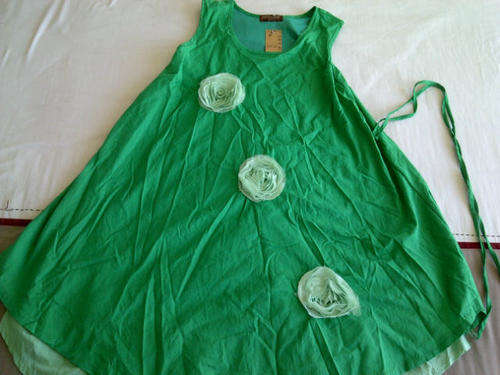 **Stunning Ladies Bright Green Sleeveless dress with Flower Design**Great with a Tights**S/M ONLY**