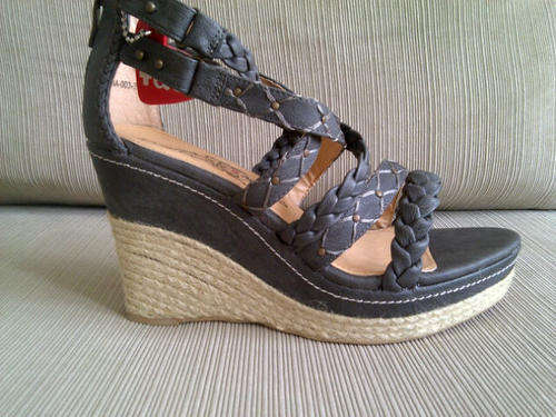 ***STUNNING Ladies Grey Leather Look Wedges with Beautiful Design***Size 7, 8 ONLY***BRAND NEW***