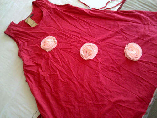 ***Stunning Ladies Red Sleeveless dress with Flower Design***Great with a Tights***BEAUTIFUL***