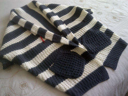 **STUNNING Ladies Warm Wrap Over Cardigan with Pockets**Beautiful Piece**2 Colours**ONE SIZE**