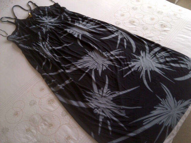 ***Beautiful Ladies Long Halterneck Dress with Stunning Design**42, 44 ONLY**2 Colours**BRAND NEW**