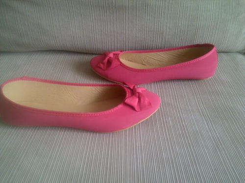 ***Pretty Ladies Pink Pumps With Bow Design***Size 4, 6 ONLY***BRAND NEW***