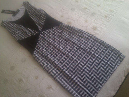 **SUMMER SALE**Beautiful Ladies Black/White Sleeveless Summer Dress With Pretty Detail***STUNNING***