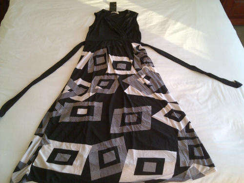 **Stunning Ladies Long Sleeveless Dress With Beautiful Design & Tie Back**L, XXL**2 COLOURS**
