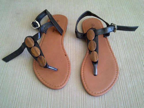 ***Beautiful Ladies Black Strap Sandals***Stunning Design***Size 4, 5, 6, 7, 8 ONLY***BRAND NEW***
