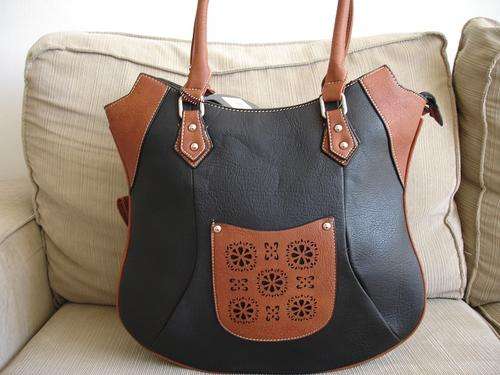 **Stunning Ladies Black/Brown/Tan PU Leather Handbag With Beautiful Detail & Design**BRAND NEW**