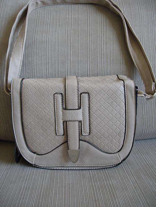 **Cute Ladies Cream/Tan PU Leather Slingbag With Beautiful Detail & Design**BRAND NEW***