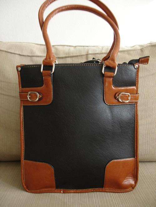 **Stunning Ladies Black/Brown/Tan PU Leather Handbag With a Beautiful Design**2 Divided Sections**