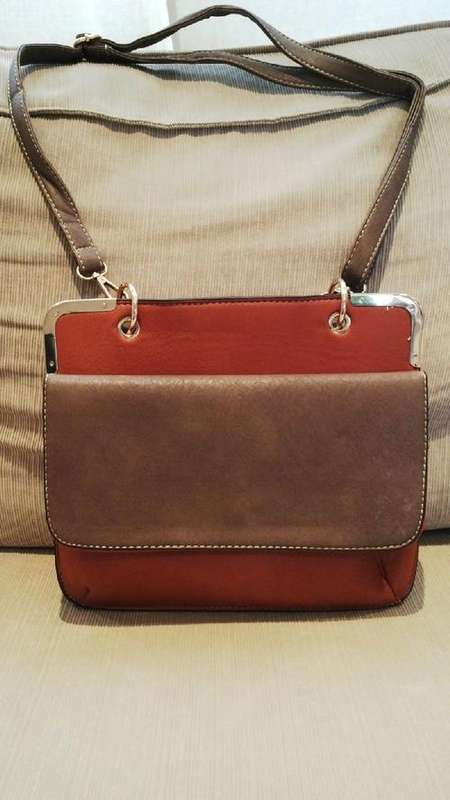**Stunning Ladies BEIGE/TAN Small Clutch Style PU Leather Handbag With Beautiful Detail & Design**