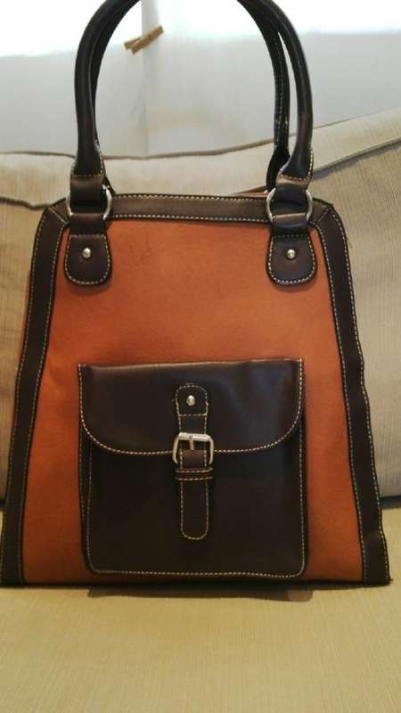 **Stunning Ladies Mustard/Brown PU Leather Handbag With Beautiful Detail & Design**BRAND NEW**