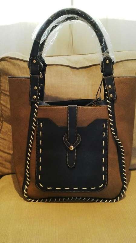 **Stunning Ladies Grey/Blue PU Leather Handbag With Beautiful Detail & Design**BRAND NEW**