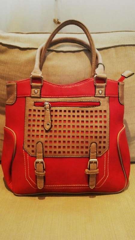 **Stunning Ladies RED/TAN PU Leather Handbag With Beautiful Detail & Design**BRAND NEW**