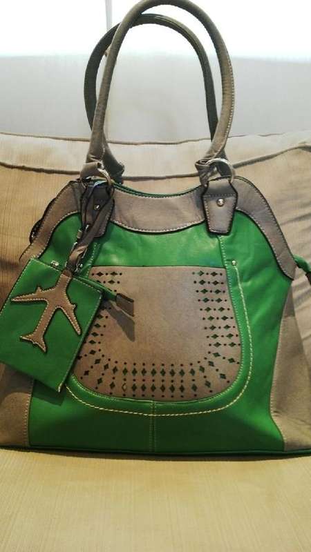 **Stunning Ladies 2pc Green/Grey PU Leather Handbag/ Travel Bag**49cm**BEAUTIFUL PIECE**BRAND NEW**