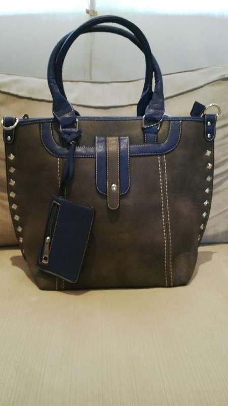 ***Stunning Ladies 2pc Grey/Blue PU Leather Handbag***BEAUTIFUL PIECE***BRAND NEW***