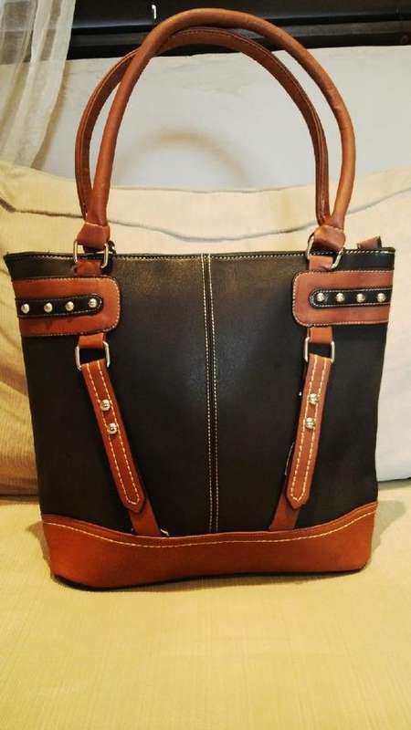 ***Stunning Ladies Black/Brown PU Leather Handbag***BEAUTIFUL PIECE***BRAND NEW***