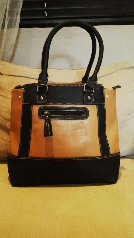 **STUNNING Ladies Caramel/Black PU Leather Handbag With Beautiful Detail & Design**BRAND NEW**